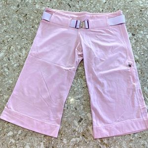 Size 8 Lululemon cropped above the knee length shorts.